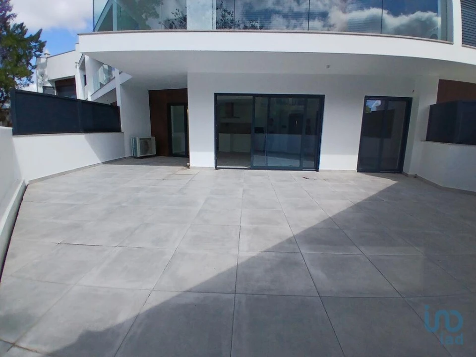 Apartamento T3 para Arrendamento em Faro (Sé e São Pedro) Foto 4