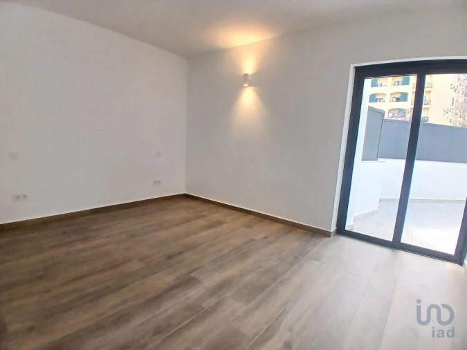 Apartamento T3 para Arrendamento em Faro (Sé e São Pedro) Foto 5