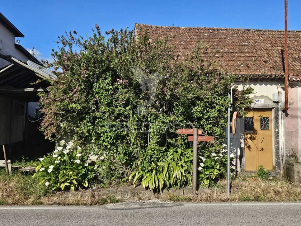 Moradia T2 para Venda em Areias e Pias Foto 1