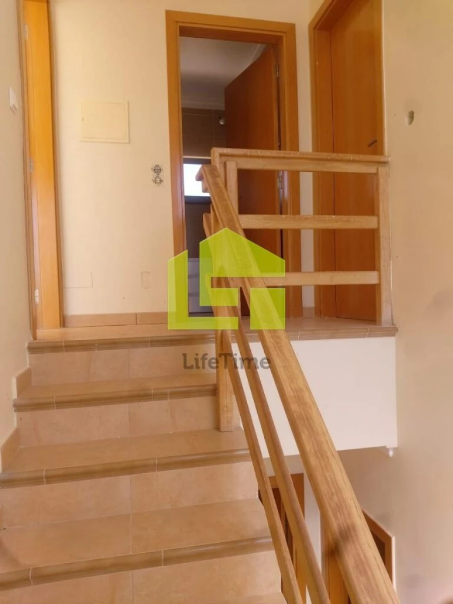 Moradia T3 para Venda em Santa Catarina da Fonte do Bispo Foto 9