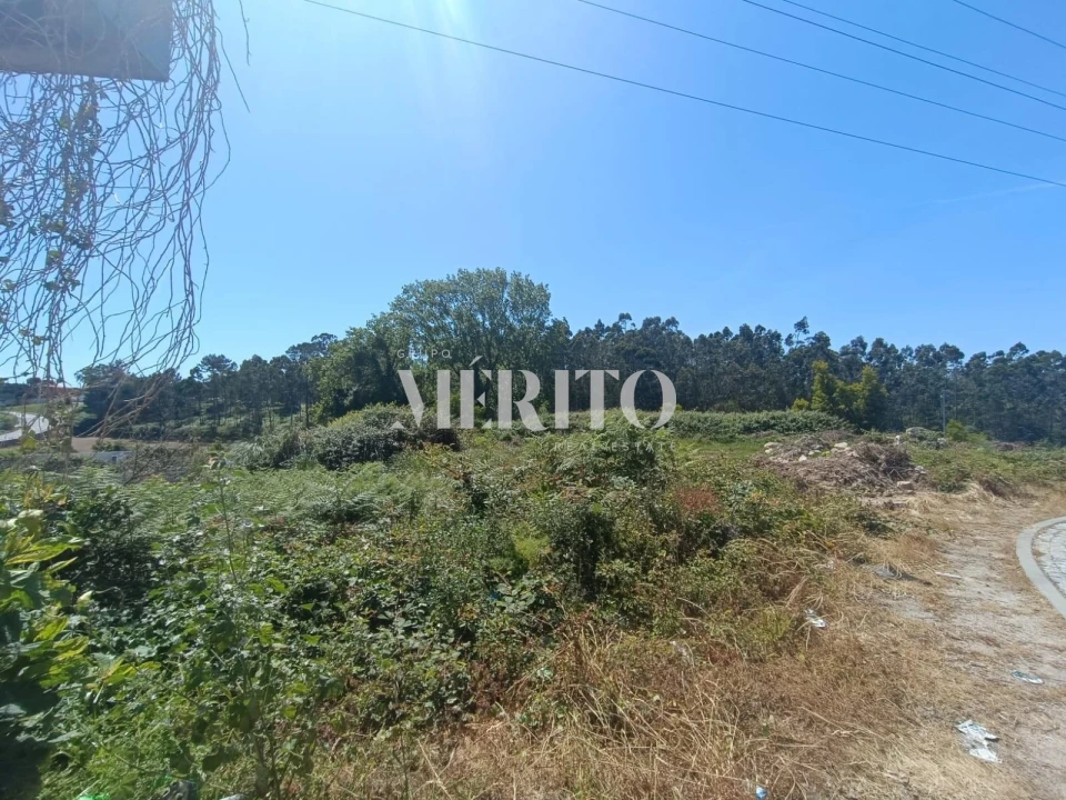 Terreno para Venda em Retorta e Tougues Foto 3