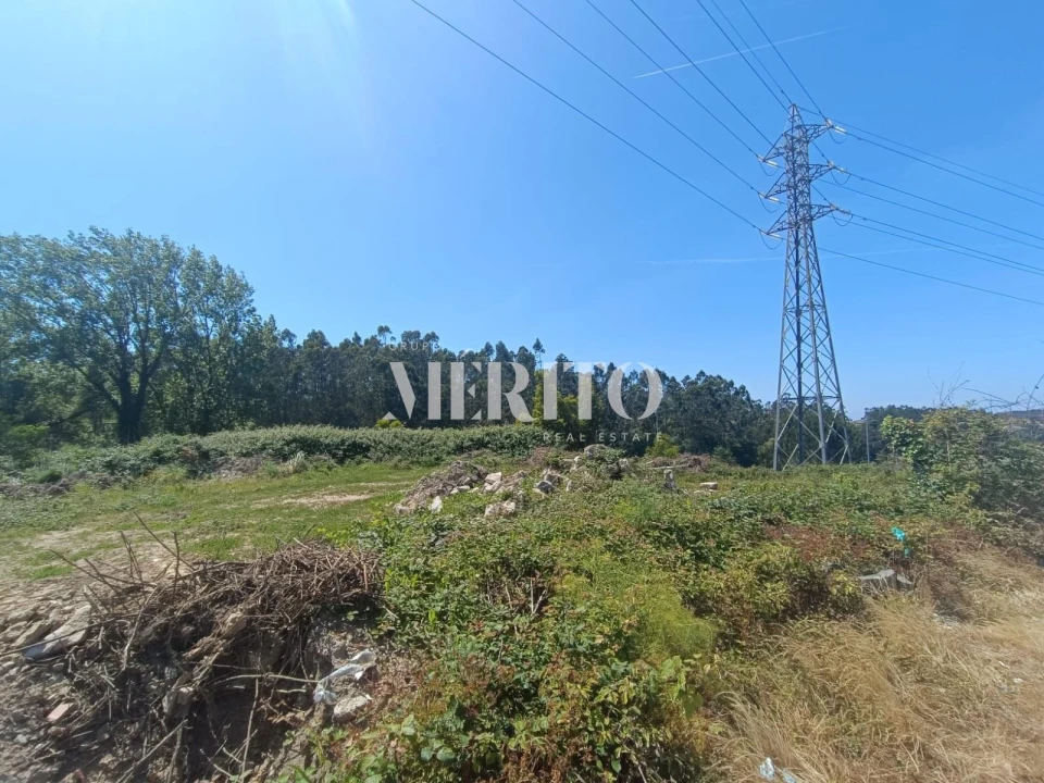 Terreno para Venda em Retorta e Tougues Foto 1