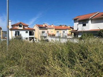 Terreno para Venda em Alenquer (Santo Estêvão e Triana)
