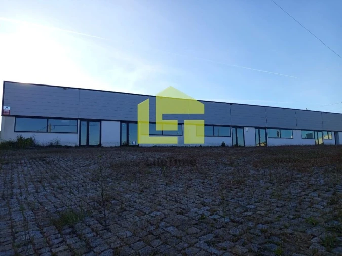 Armazém para Venda em Vila Franca das Naves e Feital Foto 2