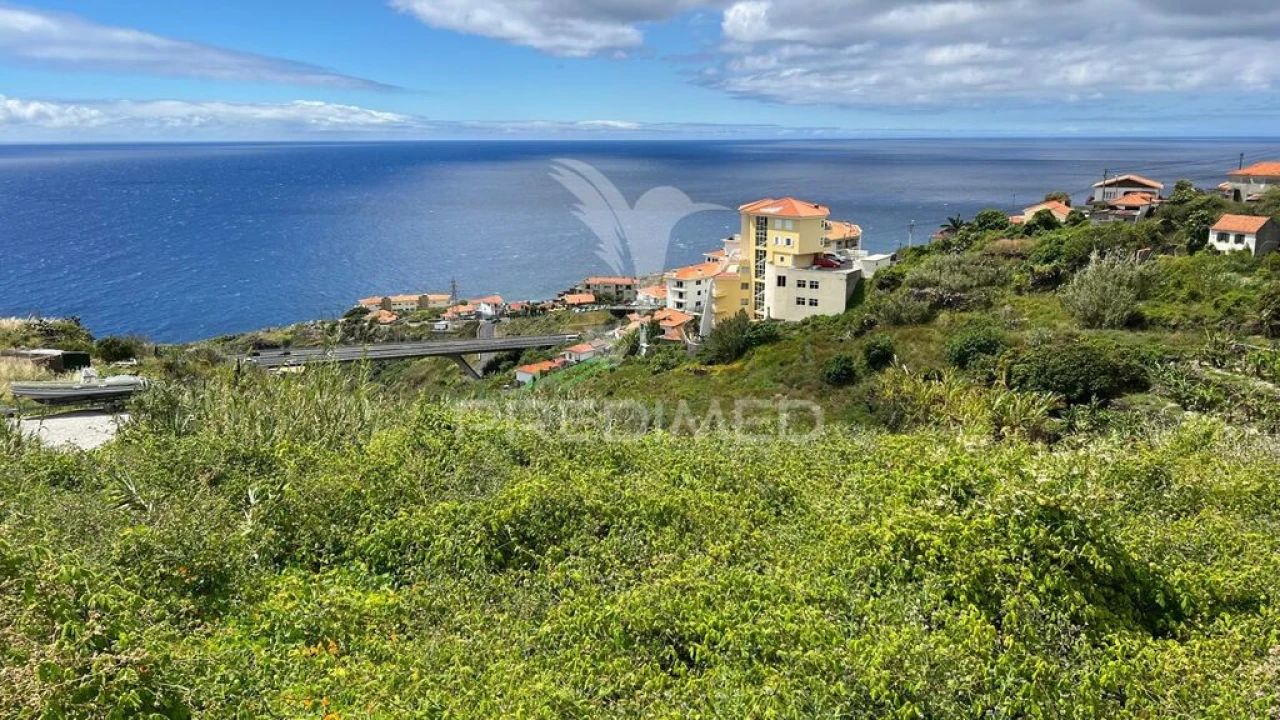 Terreno para Venda em Caniço Foto 2