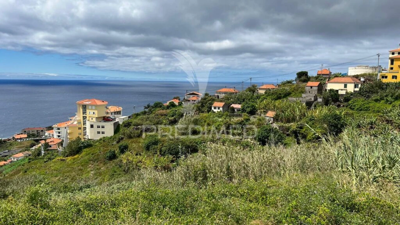 Terreno para Venda em Caniço Foto 12