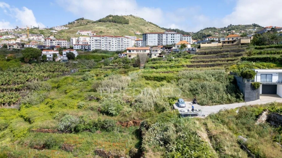Terreno para Venda em Caniço Foto 8
