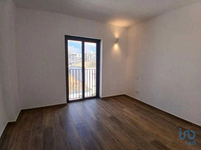 Apartamento T2 para Arrendamento em Faro (Sé e São Pedro) Foto 6