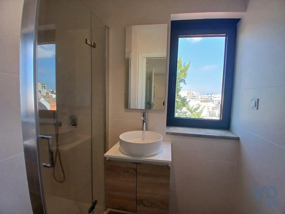 Apartamento T2 para Arrendamento em Faro (Sé e São Pedro) Foto 4