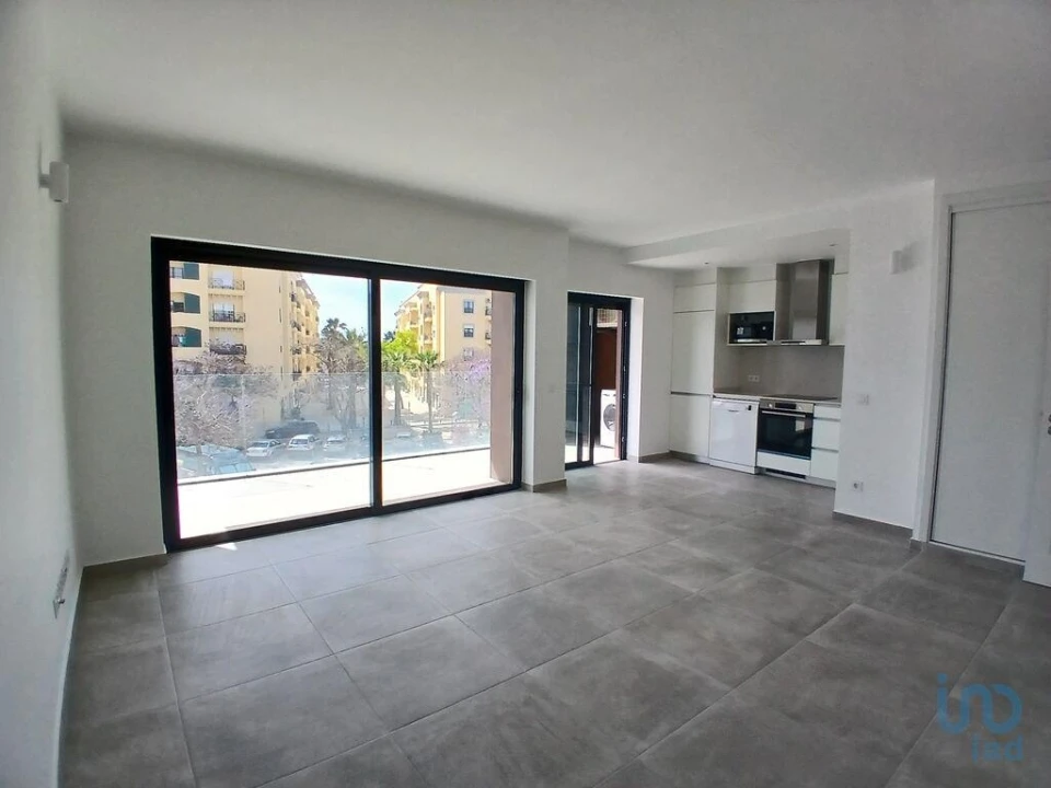 Apartamento T2 para Arrendamento em Faro (Sé e São Pedro) Foto 4