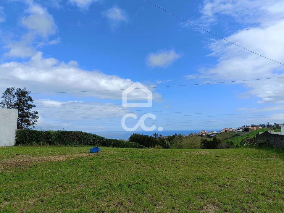 Terreno para Venda em Lomba da Maia Foto 9