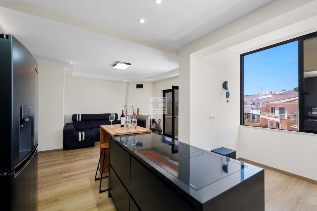 Apartamento T2 para Venda em Estômbar e Parchal Foto 37