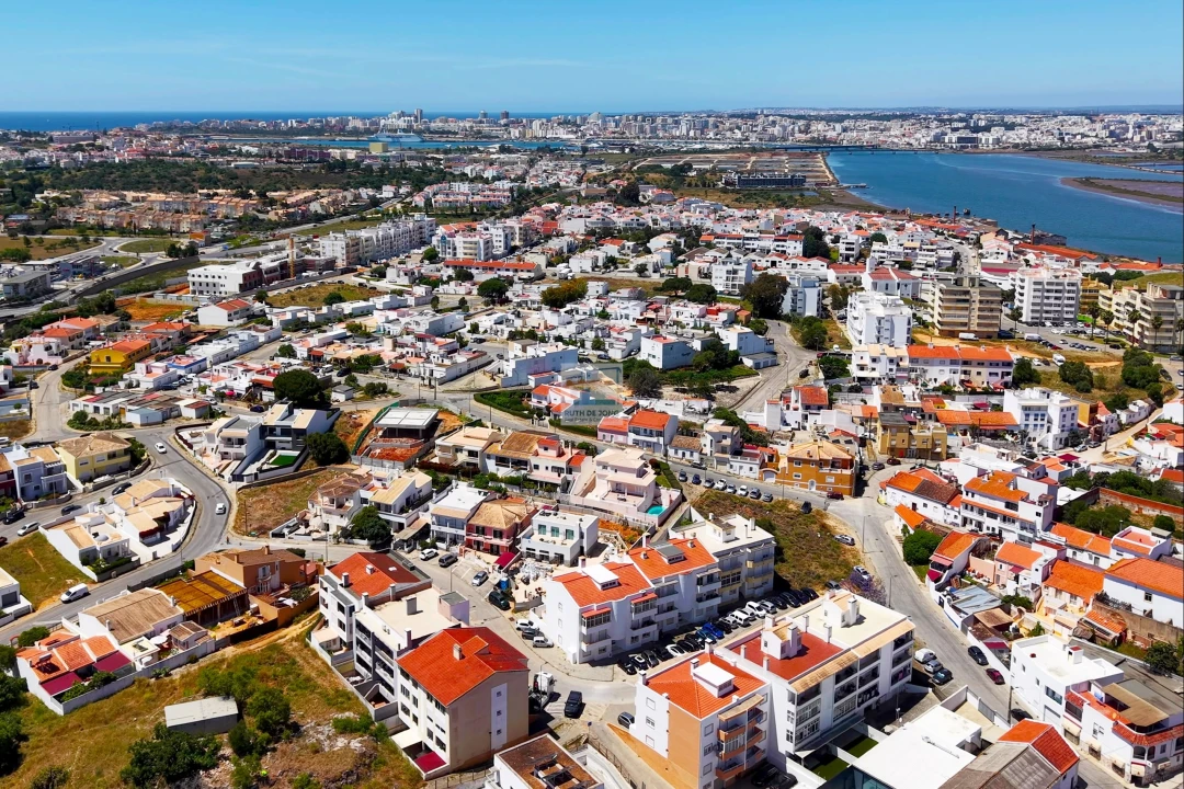 Apartamento T2 para Venda em Estômbar e Parchal Foto 7