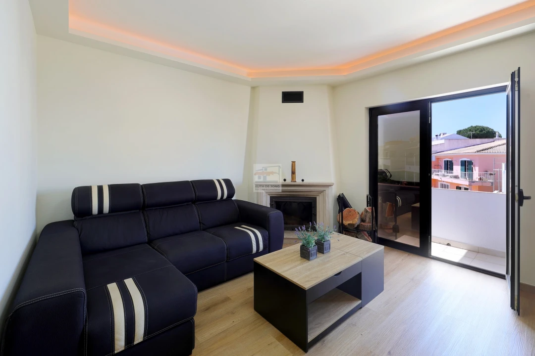 Apartamento T2 para Venda em Estômbar e Parchal Foto 24