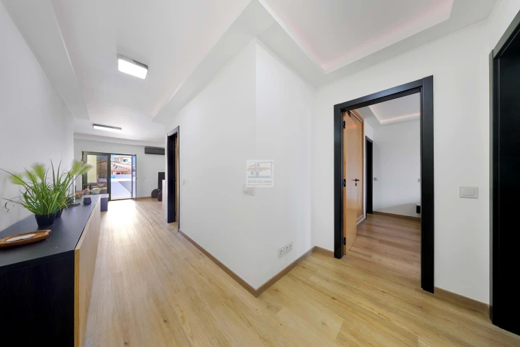 Apartamento T2 para Venda em Estômbar e Parchal Foto 5