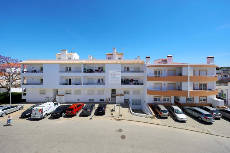 Apartamento T2 para Venda em Estômbar e Parchal Foto 3