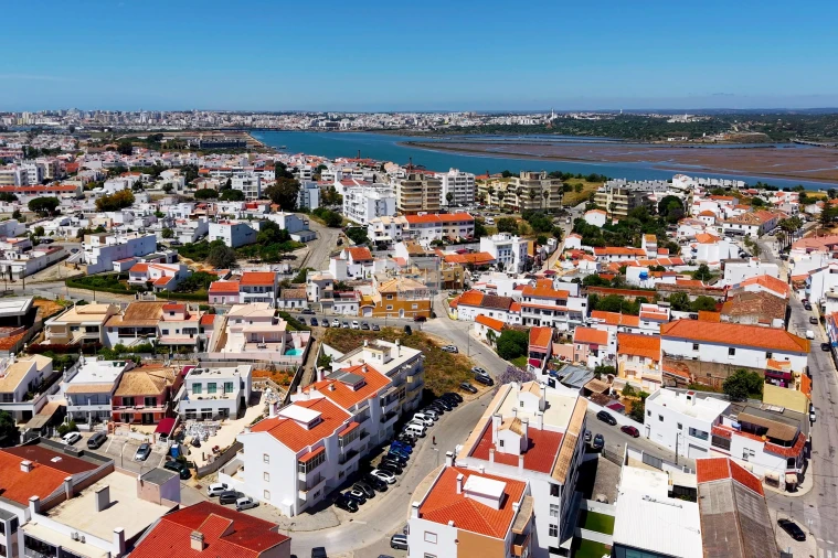 Apartamento T2 para Venda em Estômbar e Parchal Foto 46