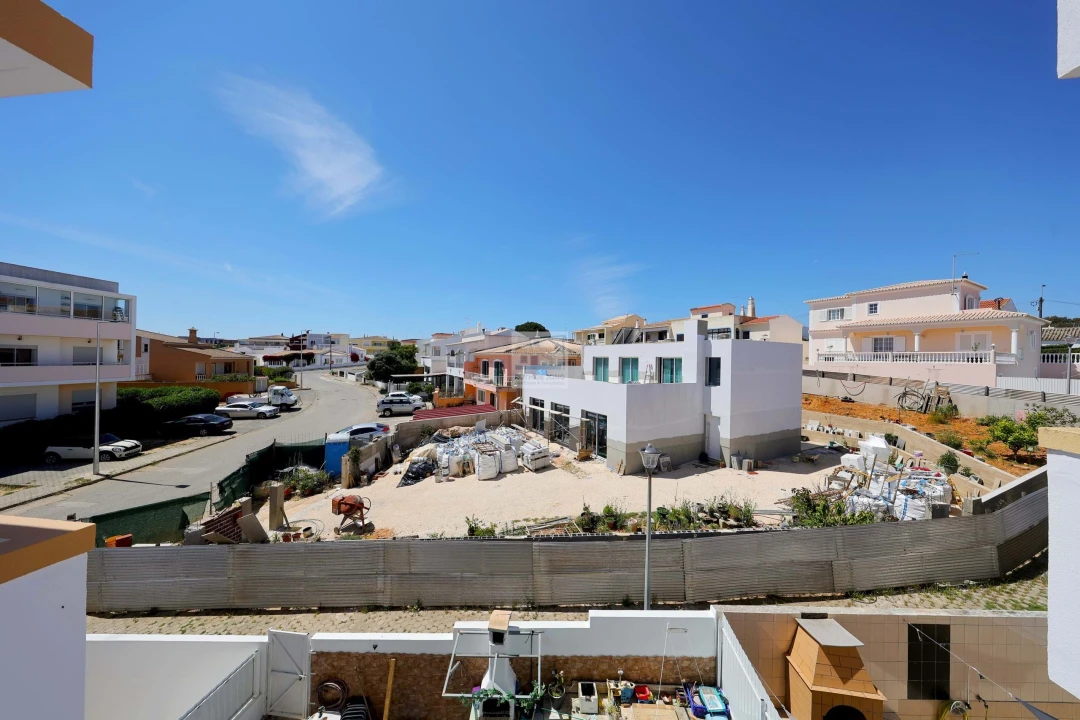 Apartamento T2 para Venda em Estômbar e Parchal Foto 33