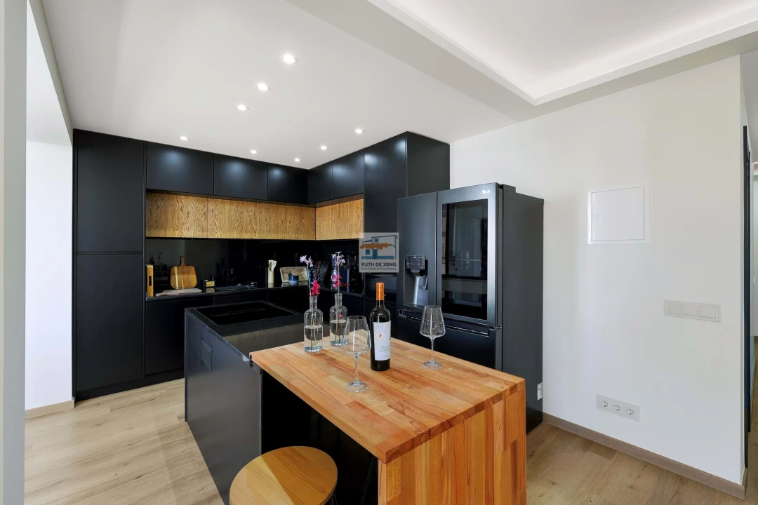 Apartamento T2 para Venda em Estômbar e Parchal Foto 1