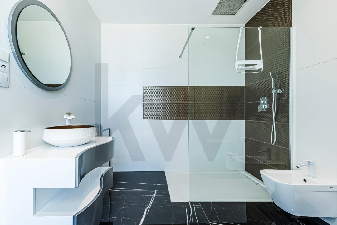 Moradia T5 para Venda em Porches Foto 15