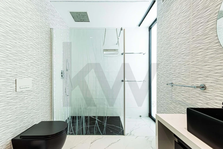 Moradia T5 para Venda em Porches Foto 17