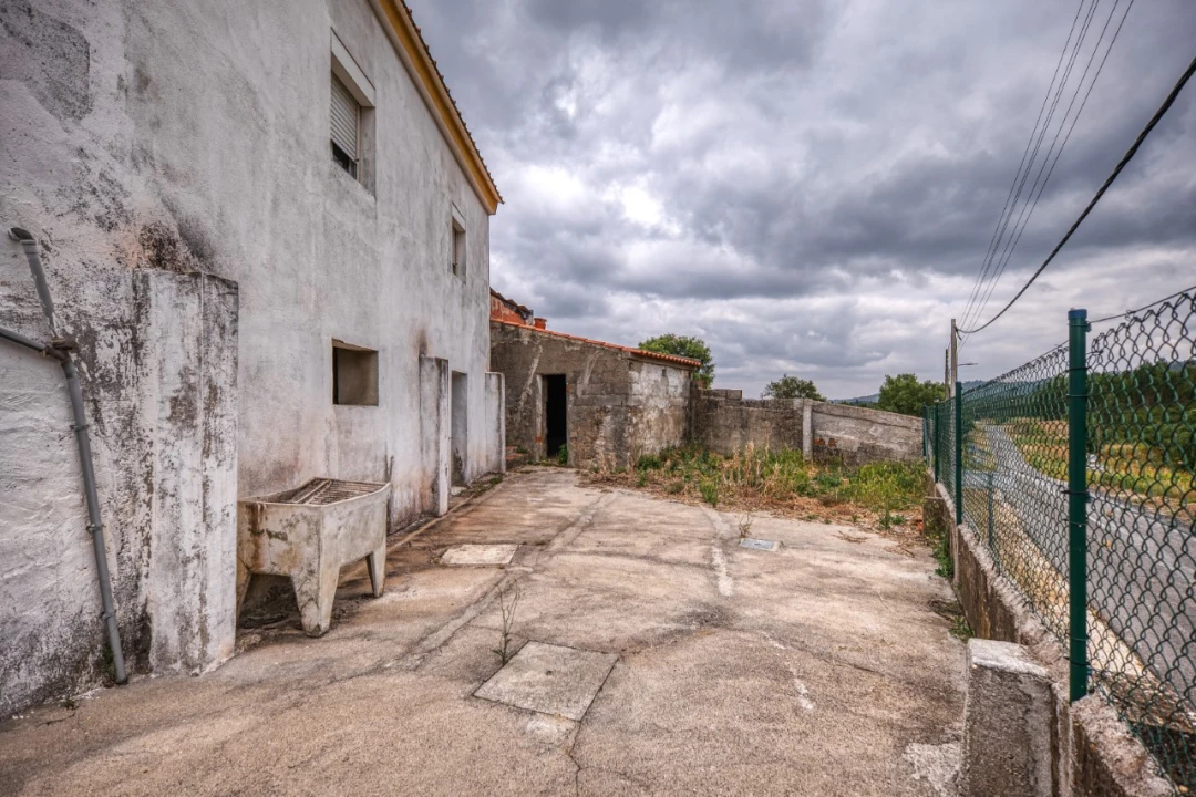 Moradia T2 para Venda em Amendoa Foto 1