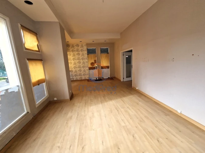 Loja para Venda em Santo António dos Cavaleiros e Frielas Foto 6