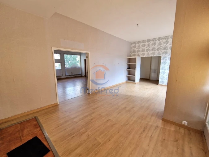 Loja para Venda em Santo António dos Cavaleiros e Frielas Foto 7