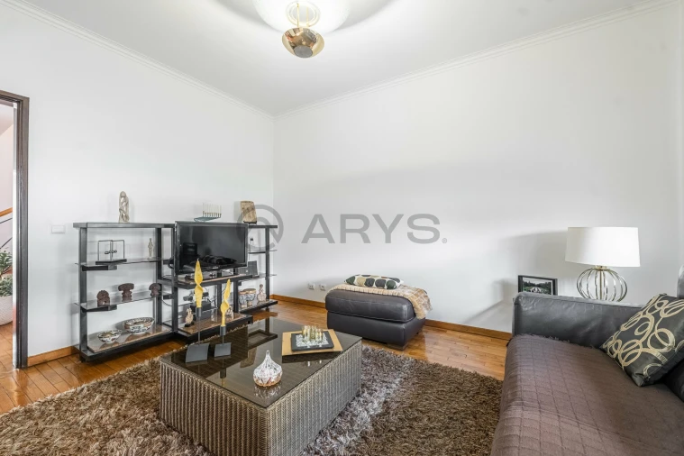 Moradia T4 para Venda em Creixomil Foto 14