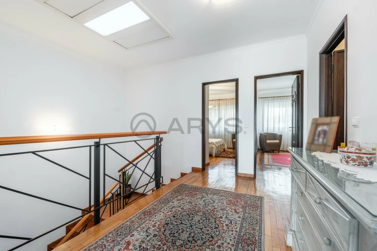 Moradia T4 para Venda em Creixomil Foto 15