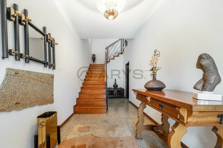 Moradia T4 para Venda em Creixomil Foto 5