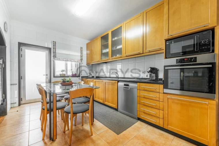 Moradia T4 para Venda em Creixomil Foto 12