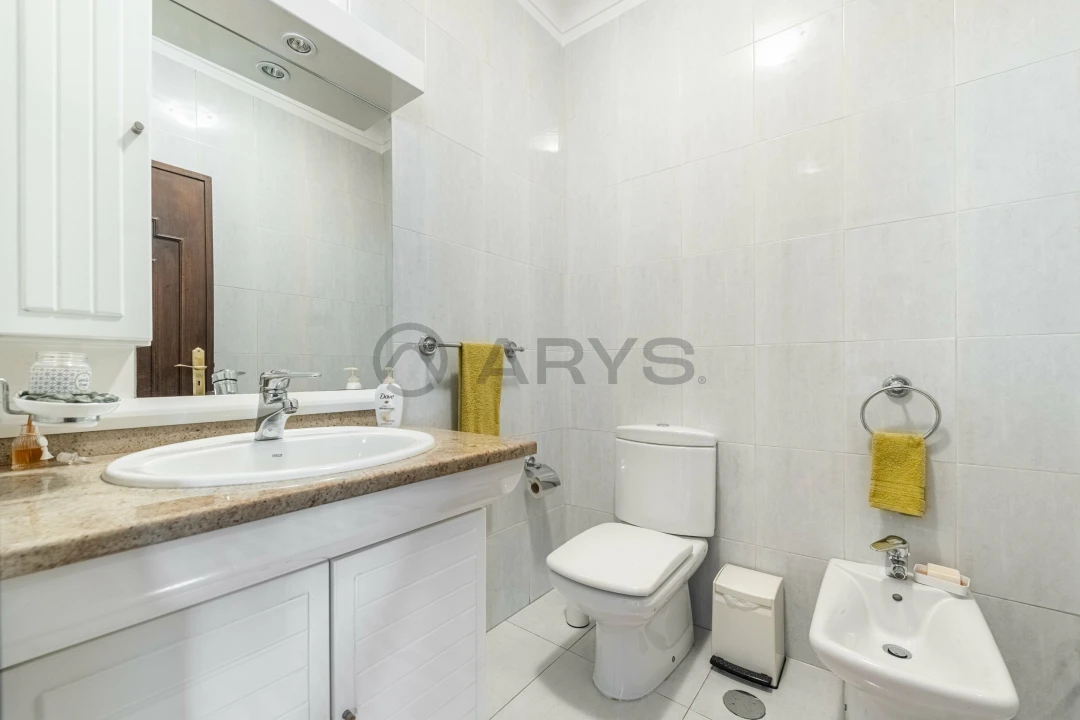 Moradia T4 para Venda em Creixomil Foto 16