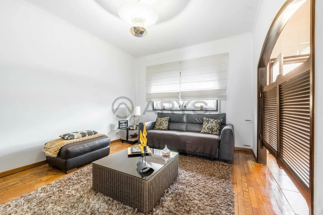 Moradia T4 para Venda em Creixomil Foto 13