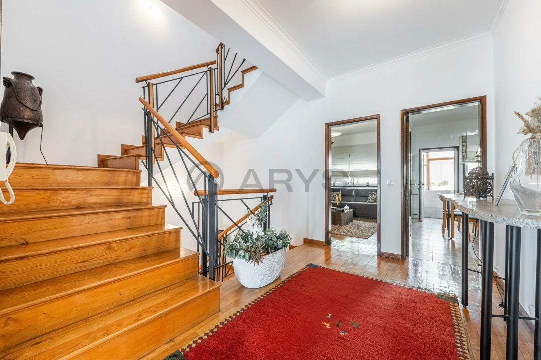 Moradia T4 para Venda em Creixomil Foto 10