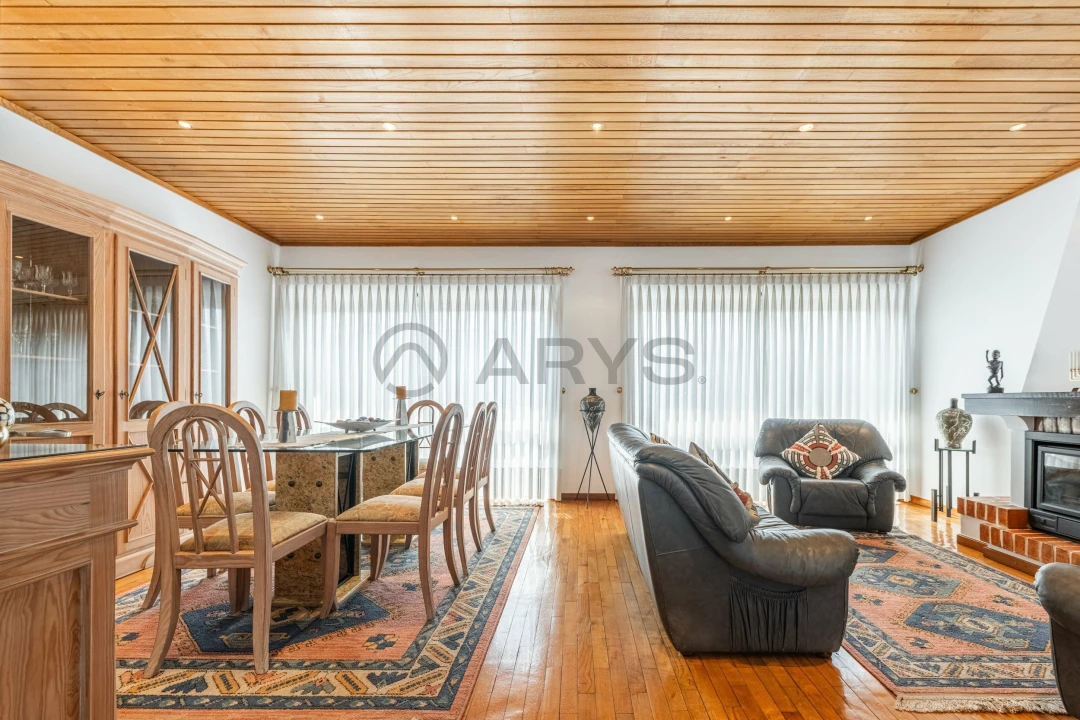 Moradia T4 para Venda em Creixomil Foto 7