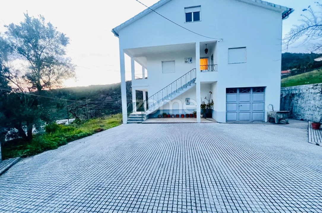 Moradia T8 para Venda em Cambas Foto 61