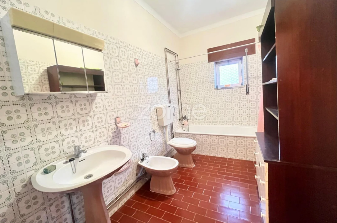 Moradia T8 para Venda em Cambas Foto 32