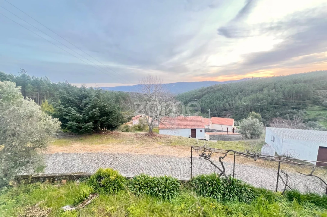 Moradia T8 para Venda em Cambas Foto 37