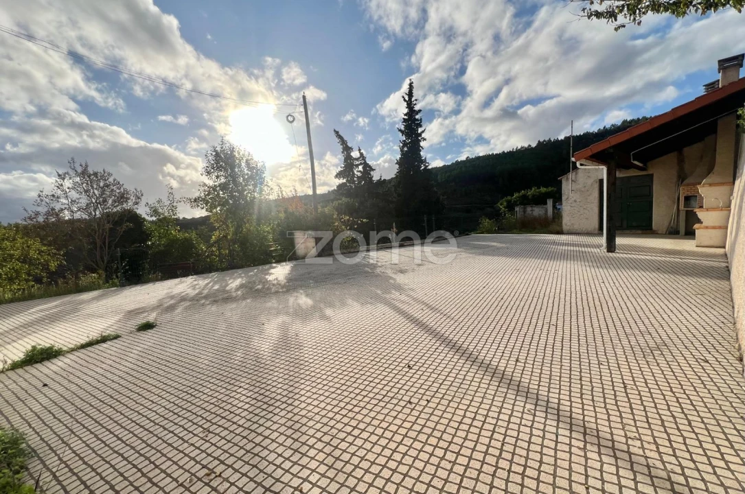 Moradia T8 para Venda em Cambas Foto 56