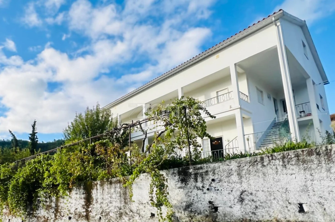 Moradia T8 para Venda em Cambas Foto 2