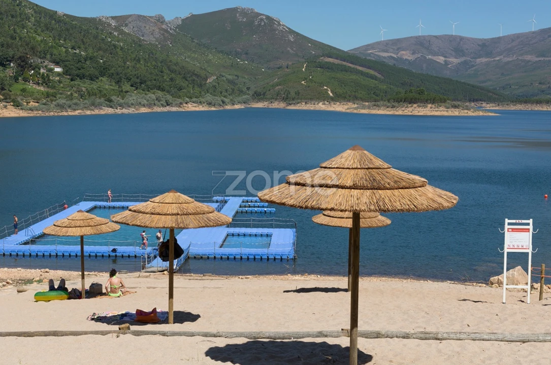 Moradia T8 para Venda em Cambas Foto 1