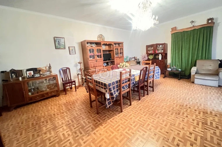 Moradia T8 para Venda em Cambas Foto 27