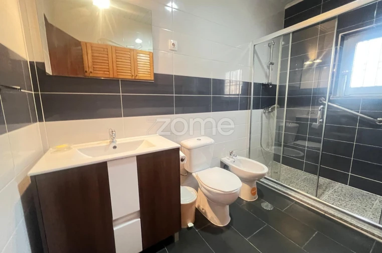 Moradia T8 para Venda em Cambas Foto 23