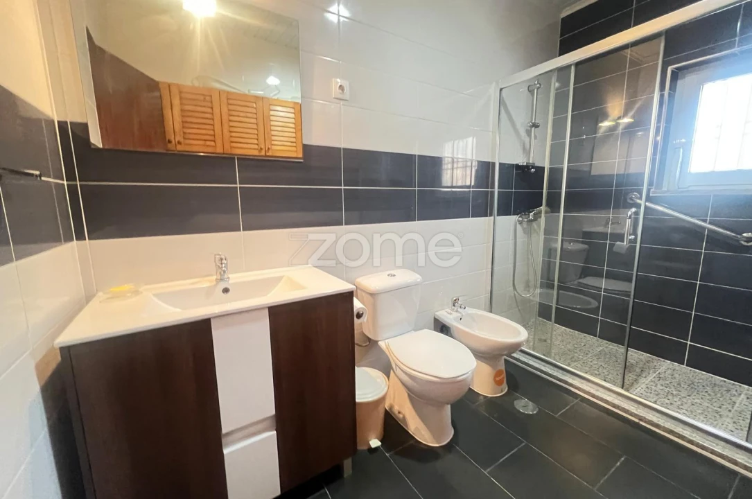 Moradia T8 para Venda em Cambas Foto 23