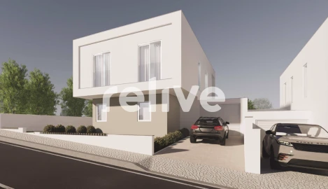 Moradia T3 para Venda em Charneca de Caparica e Sobreda