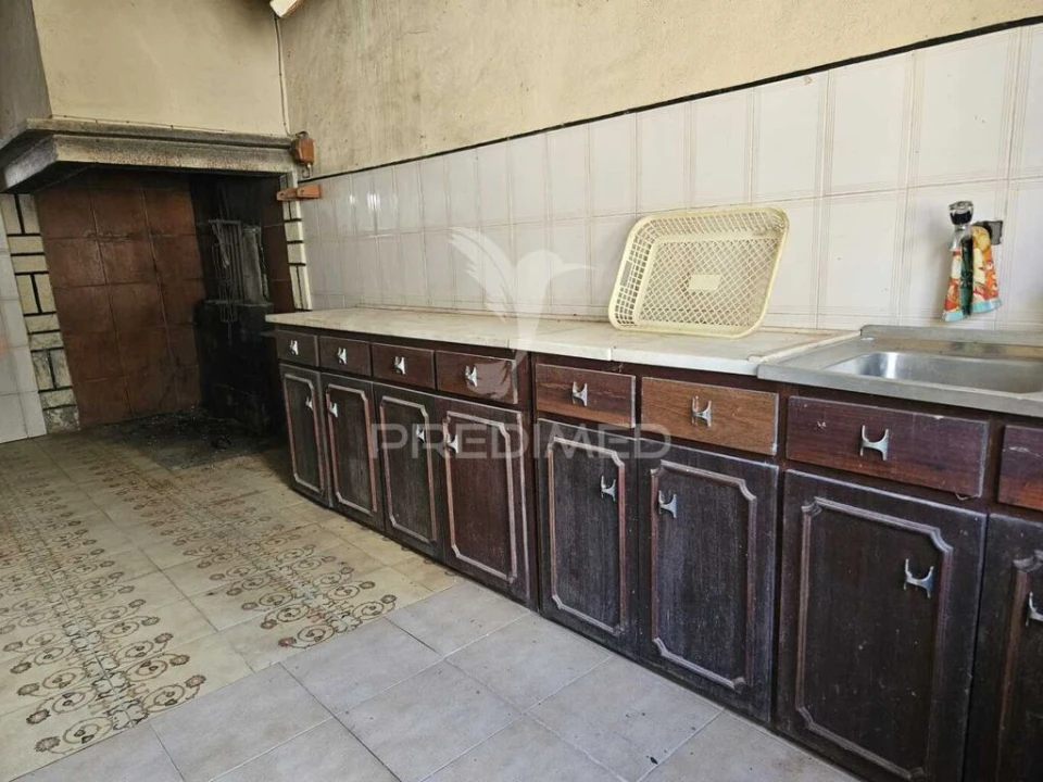 Moradia T2 para Venda em Nossa Senhora do Pranto Foto 3