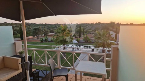 Apartamento para Venda em Estômbar e Parchal
