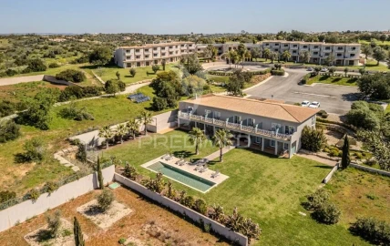 Apartamento para Venda em Estômbar e Parchal