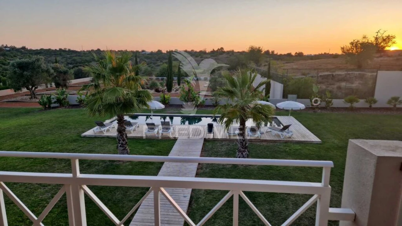 Apartamento para Venda em Estômbar e Parchal Foto 10